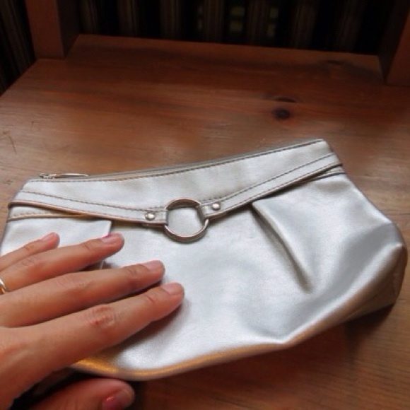 silver clutch purse - Picture 6 of 7
